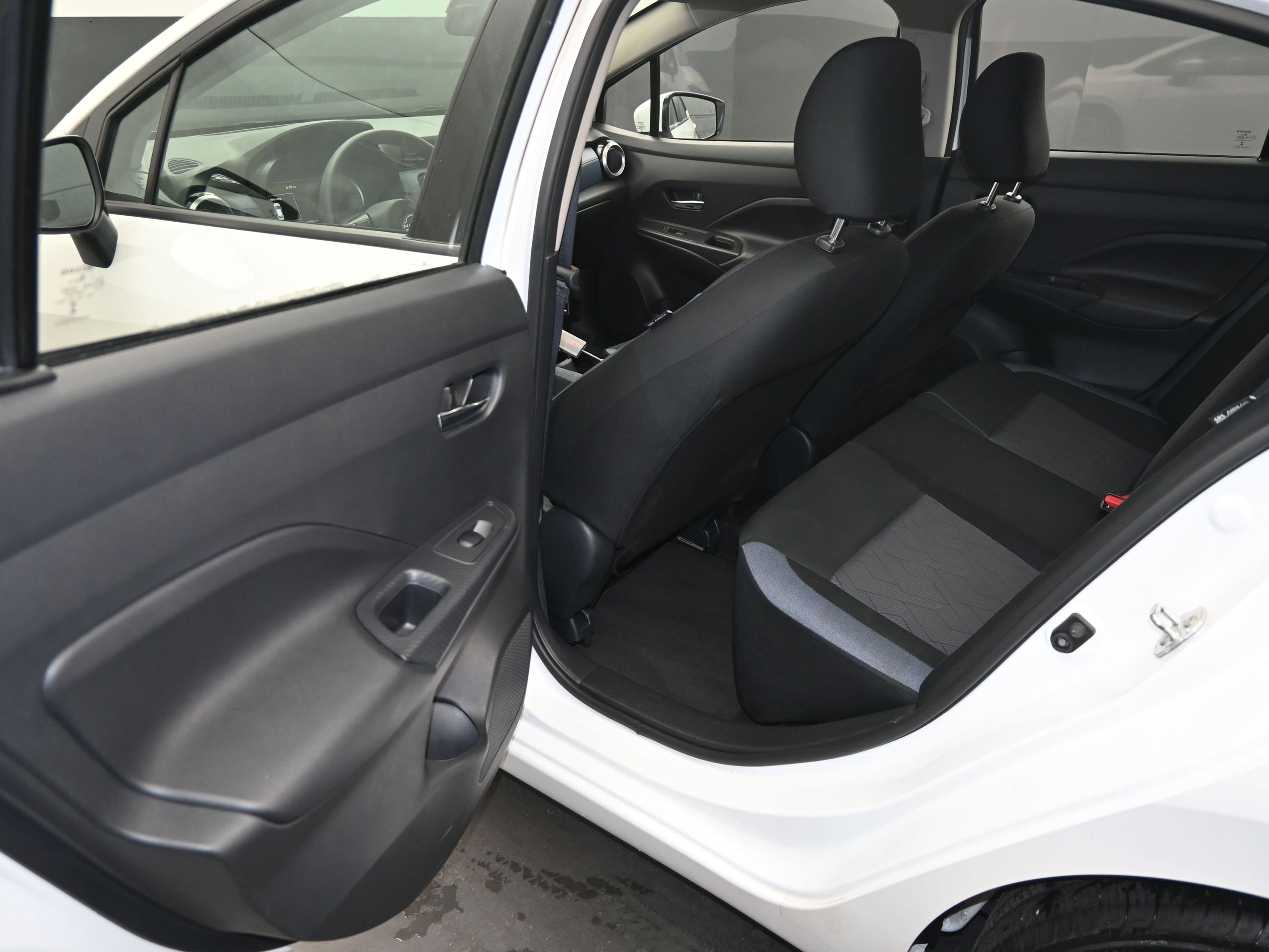 Used 2025 Nissan Versa SV image 13