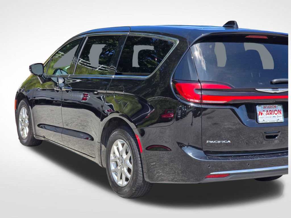 Used 2025 Chrysler Pacifica Select FWD image 50