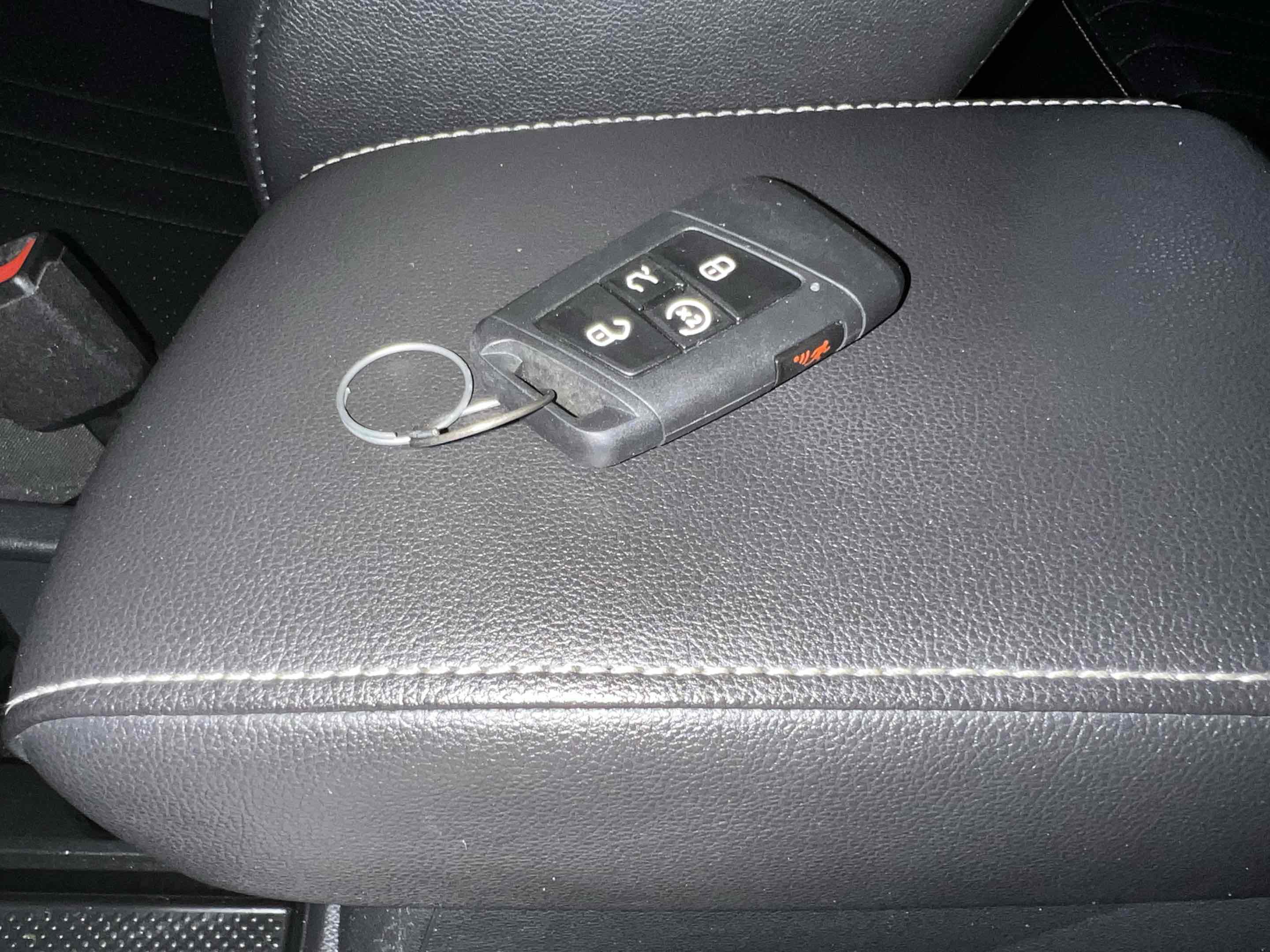 Used 2022 Volkswagen Tiguan SE image 11