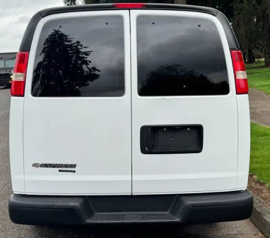 Used 2014 Chevrolet Express 2500 LS RWD image 4