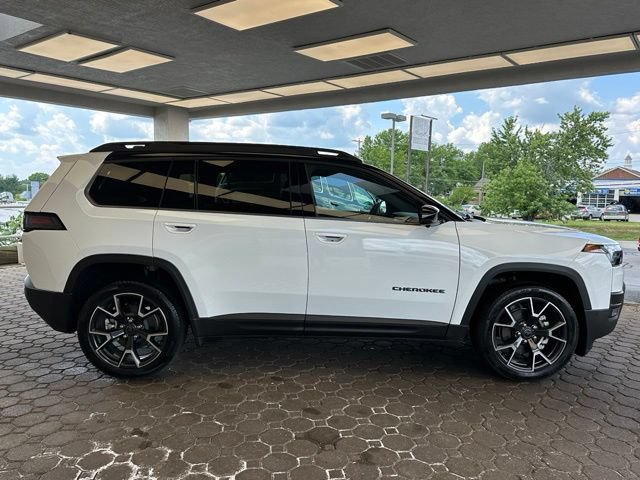 Used 2026 Jeep Cherokee Overland w/ Advanced Pro Tech Group AWD/4WD image 4