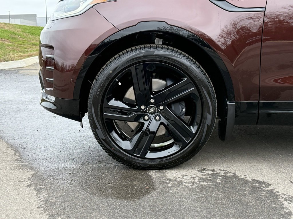 New 2026 Land Rover Discovery Limited Edition image 10