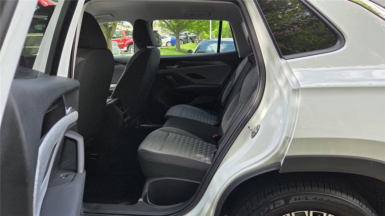 Certified 2025 Volkswagen Tiguan S w/ 18" Wheel Package image 23