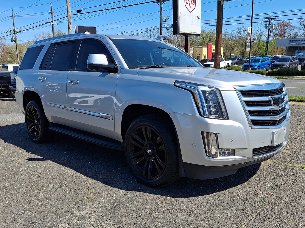 Used 2020 Cadillac Escalade Luxury AWD/4WD image 7
