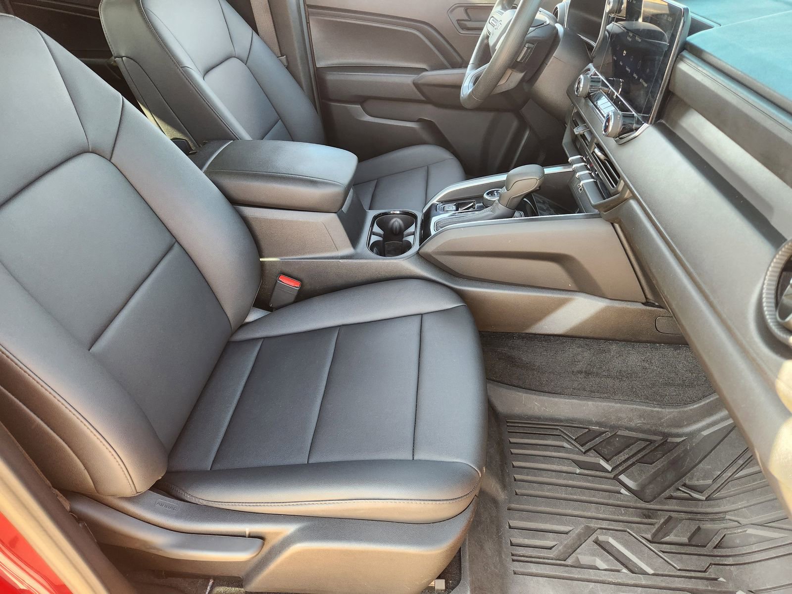 Used 2024 Chevrolet Colorado Trail Boss w/ Advanced Trailering Package image 18