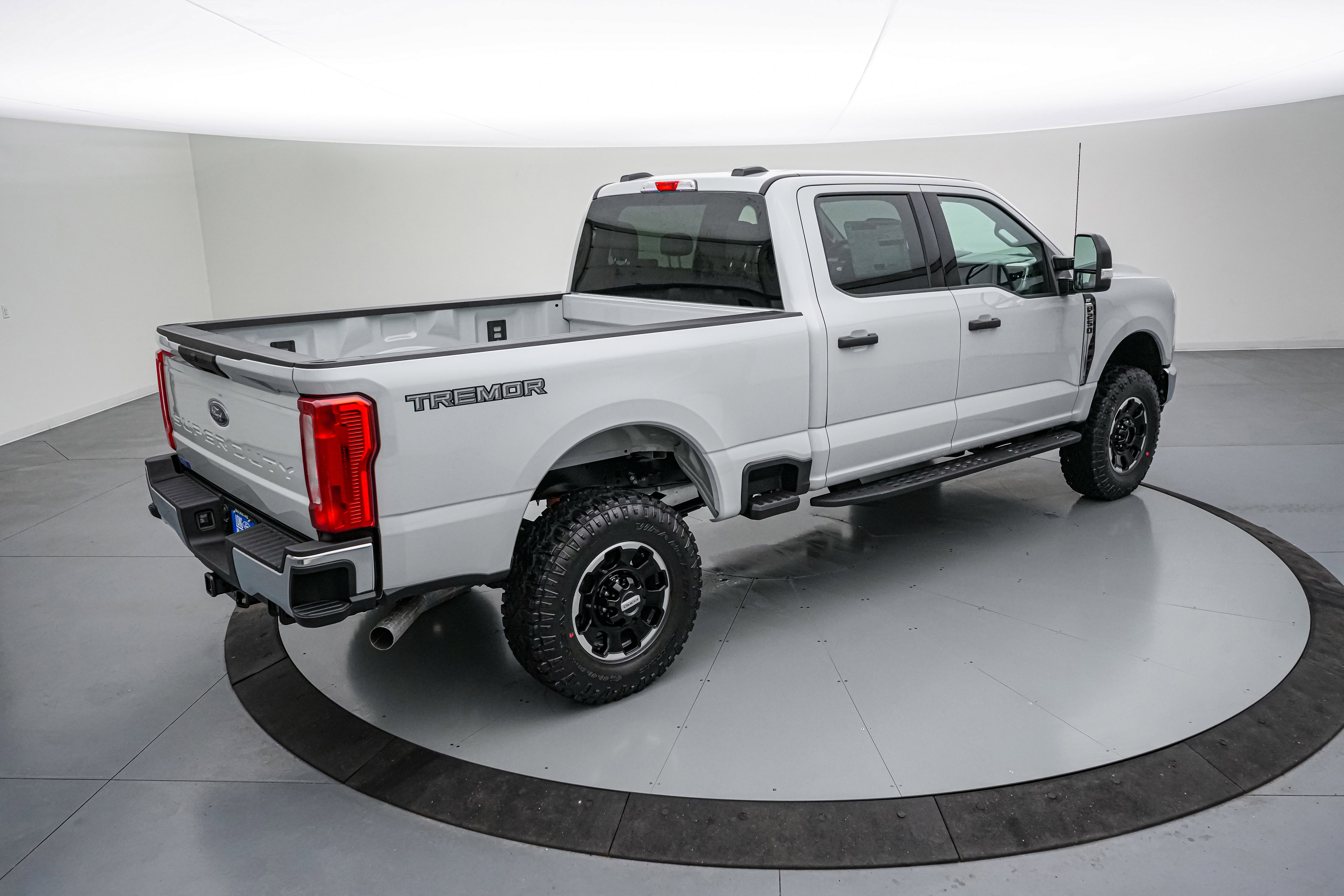 New 2026 Ford F250 XLT w/ Tremor Off-Road Package image 4