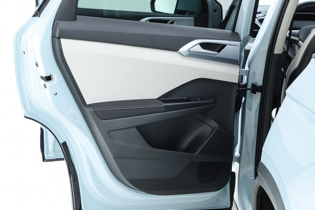 New 2026 Volkswagen Taos SE FWD image 54