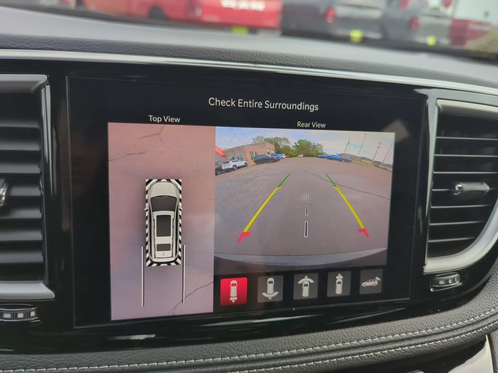 New 2027 Chrysler Pacifica Limited AWD/4WD image 11