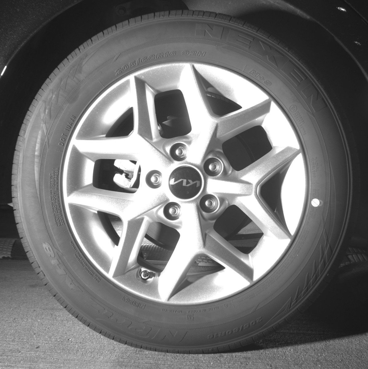 Used 2025 Kia Soul LX w/ LX Technology Package FWD image 15