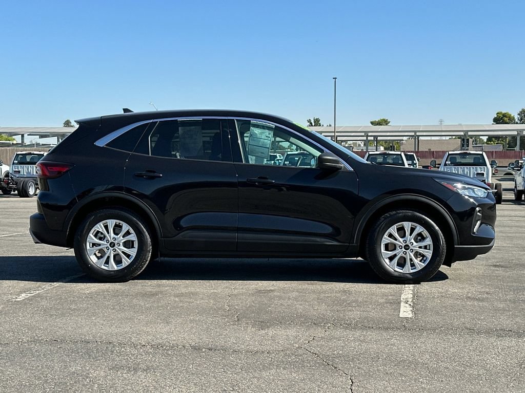 Certified 2024 Ford Escape Active FWD image 2