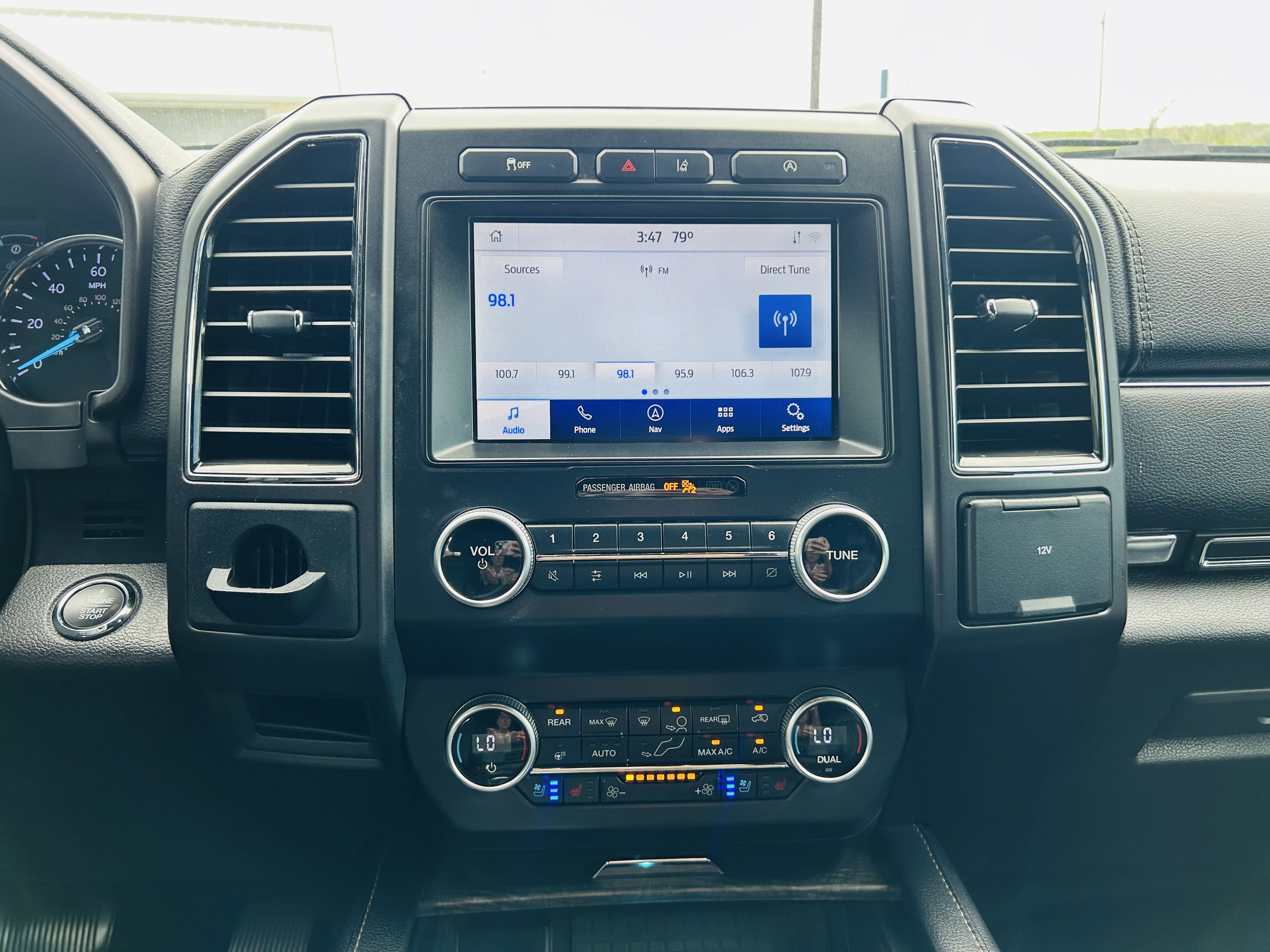 Used 2021 Ford Expedition Limited image 16