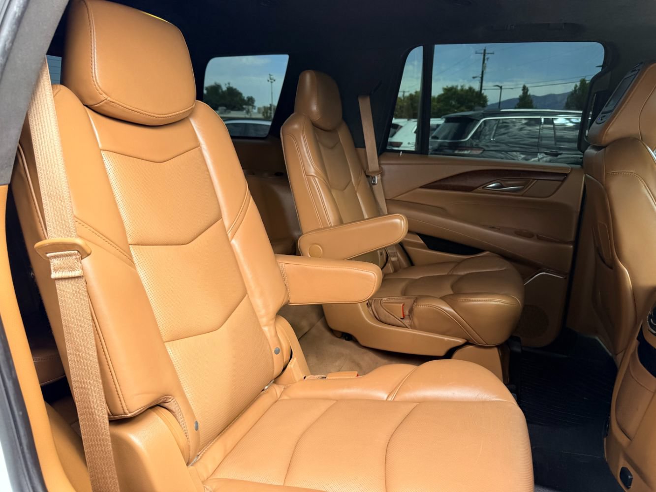 Used 2017 Cadillac Escalade Platinum AWD/4WD image 25