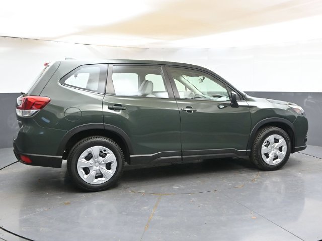 Used 2023 Subaru Forester AWD/4WD image 6