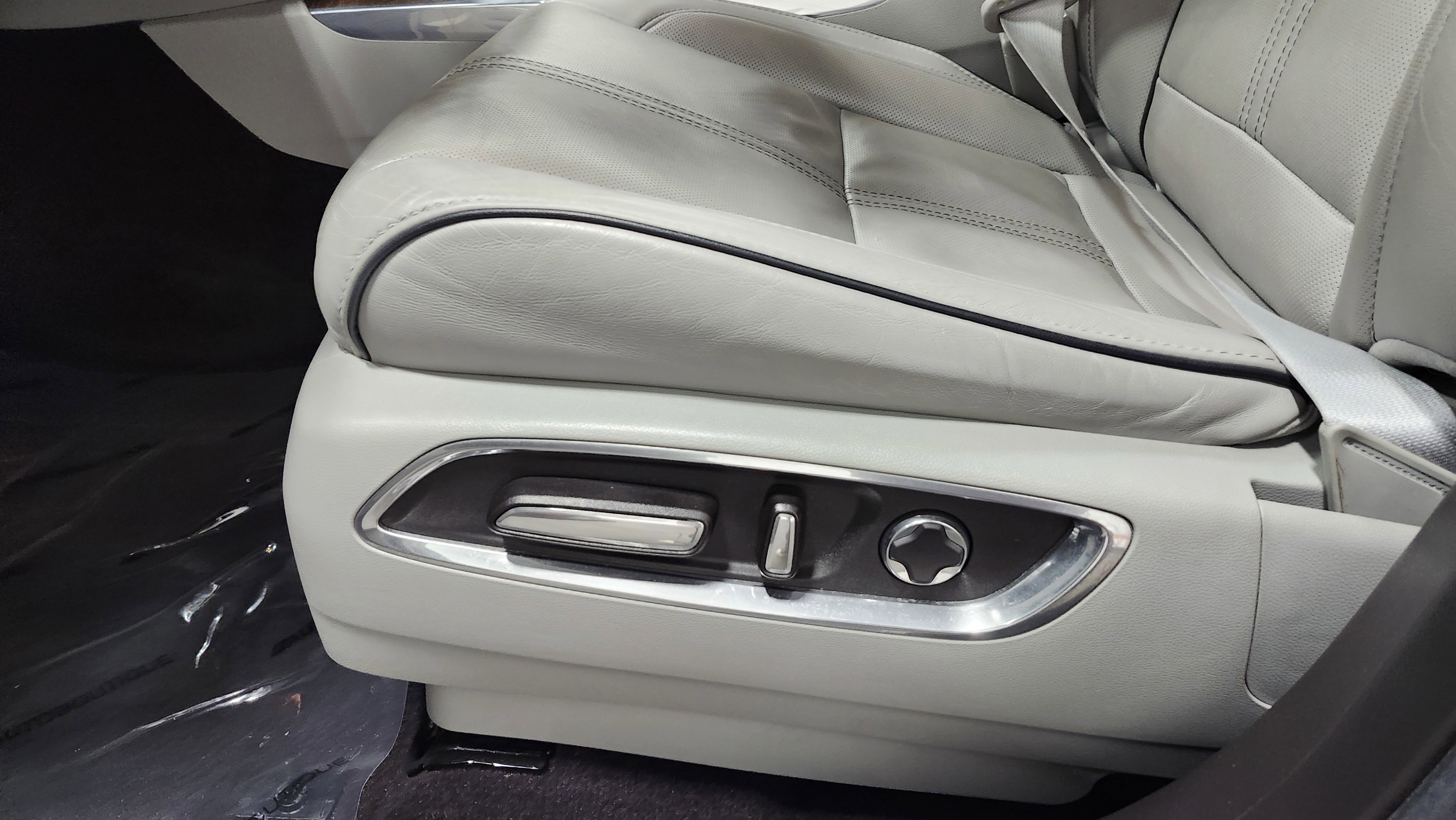 Used 2020 Acura MDX SH-AWD w/ Advance Package image 28