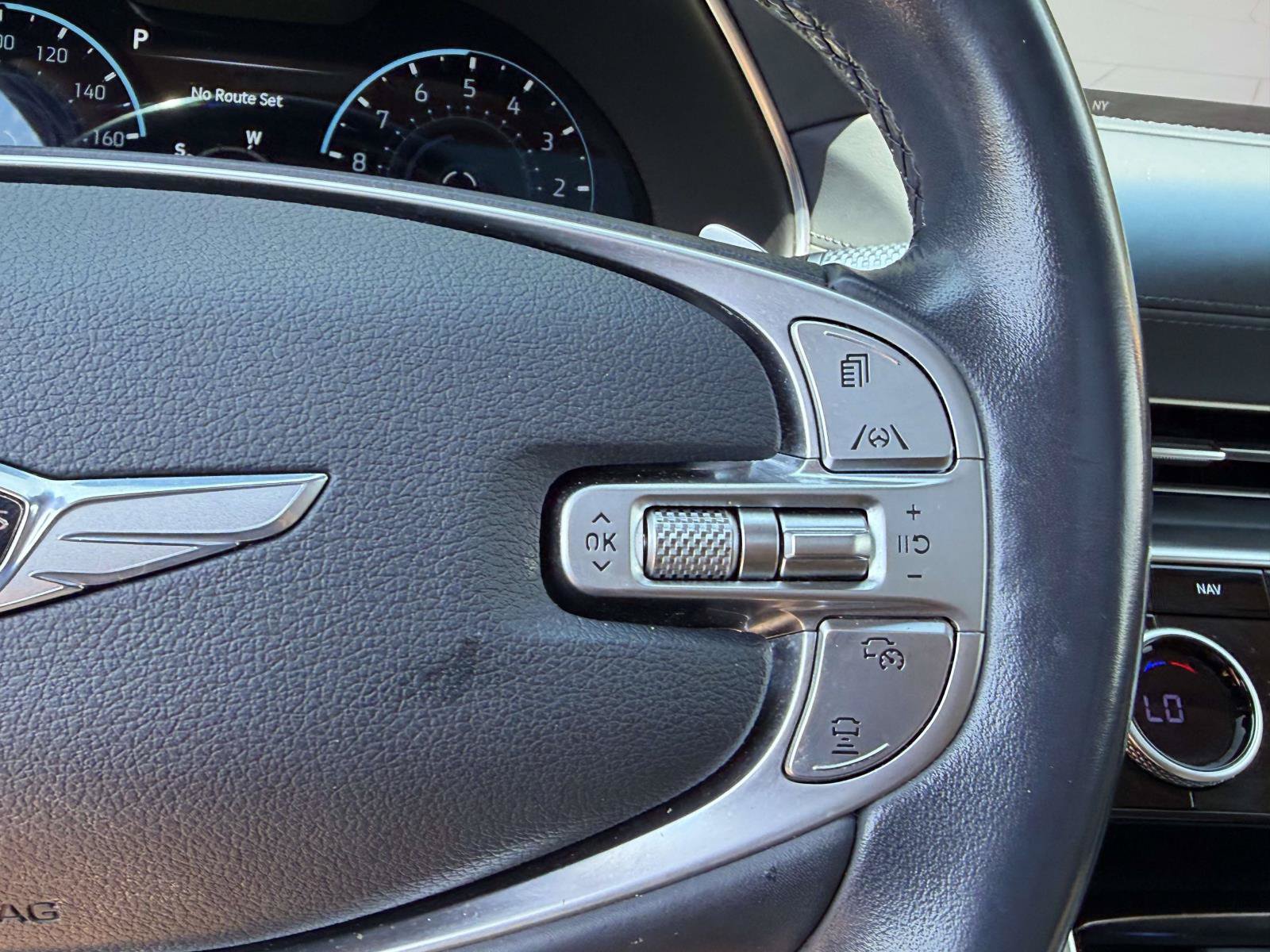 Used 2022 Genesis GV80 2.5T w/ Prestige Package 04 AWD/4WD image 29