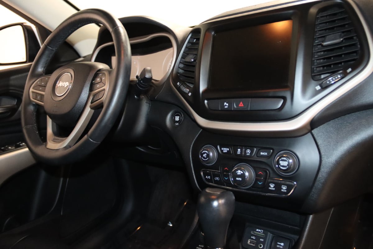 Used 2017 Jeep Cherokee High Altitude AWD/4WD image 58