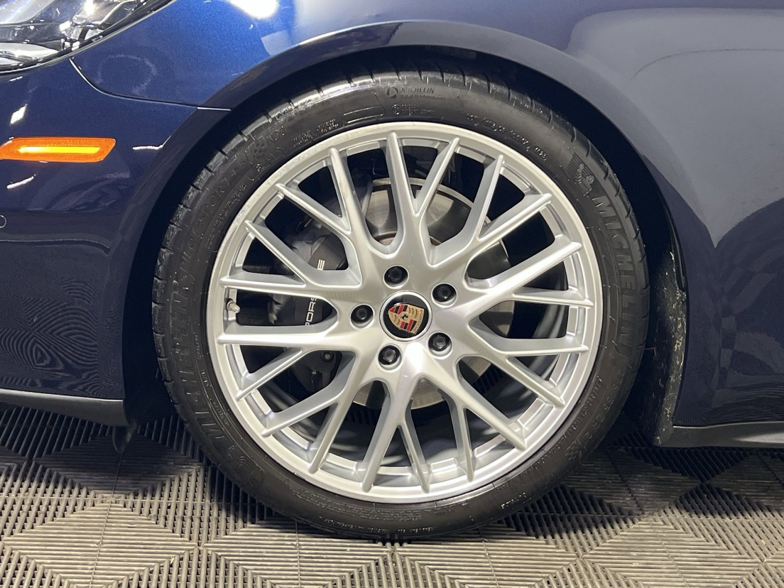 Used 2022 Porsche Panamera 4 image 12