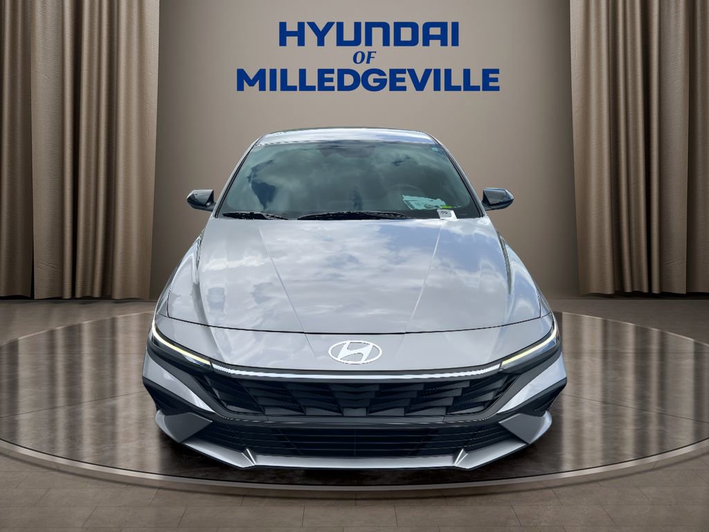 Used 2025 Hyundai Elantra Sport image 9