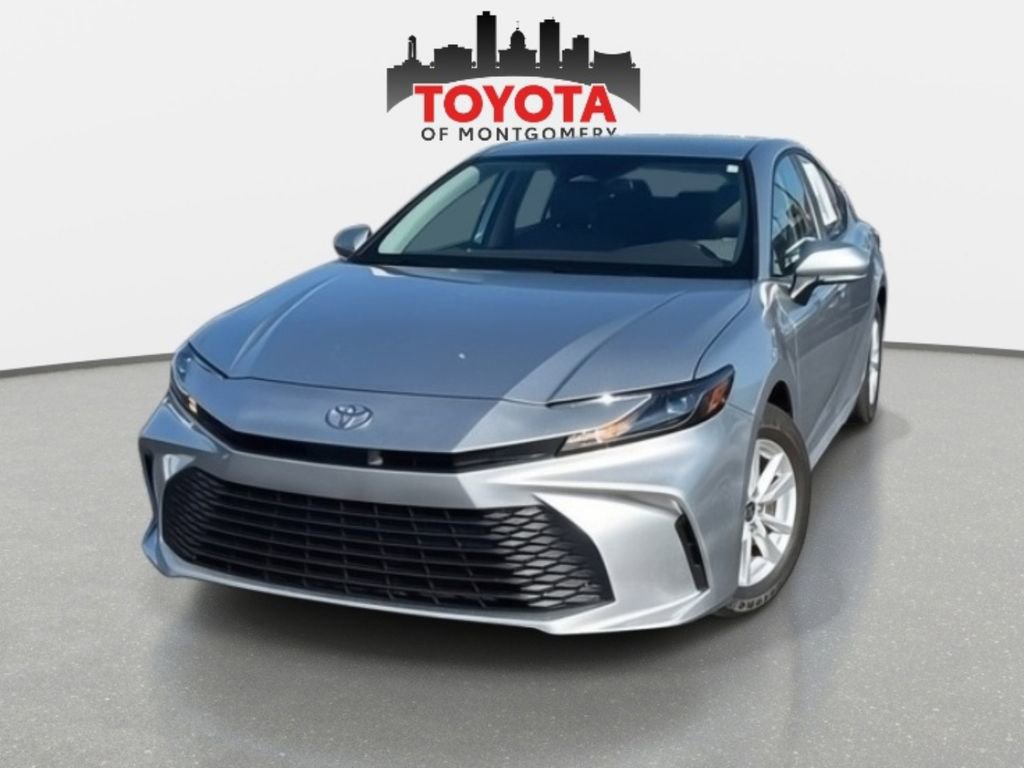 Used 2025 Toyota Camry LE image 1
