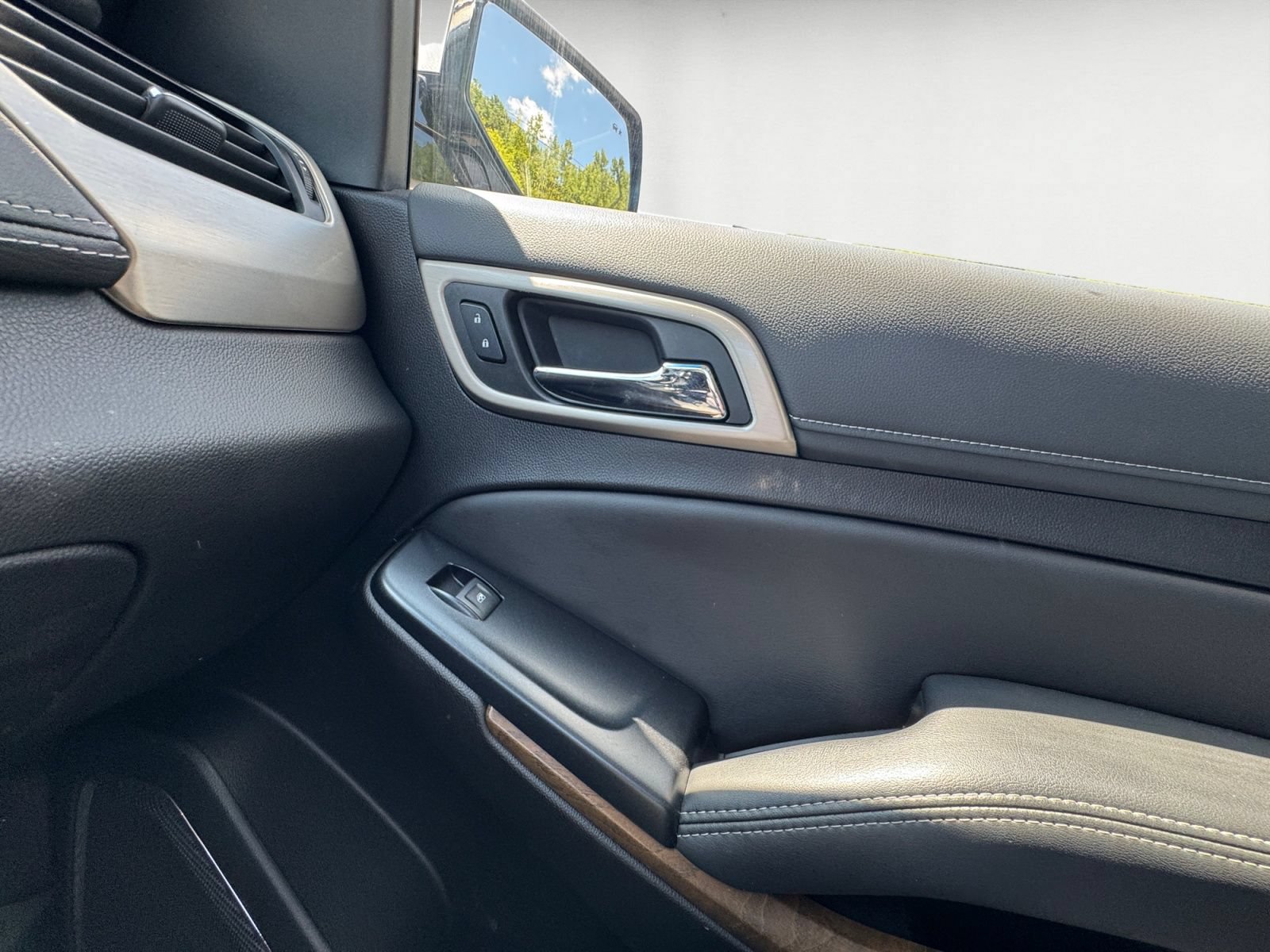 Used 2020 GMC Yukon XL Denali AWD/4WD image 12