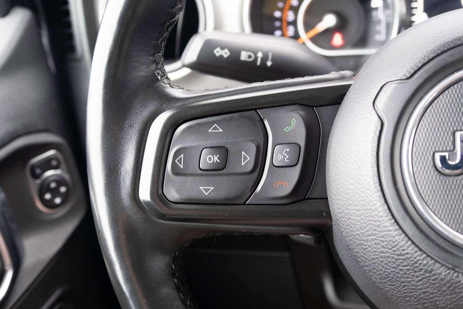 Used 2022 Jeep Wrangler Unlimited Sport w/ Uconnect 4C Nav & Sound Group image 6