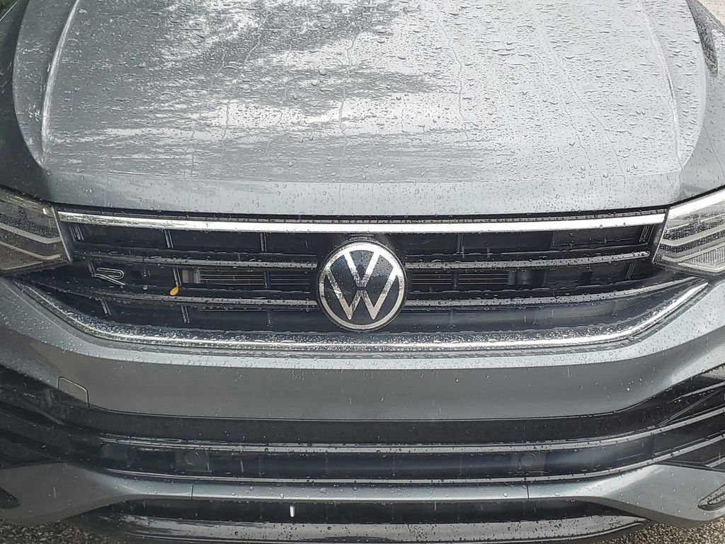 Used 2022 Volkswagen Tiguan SE R-Line image 5