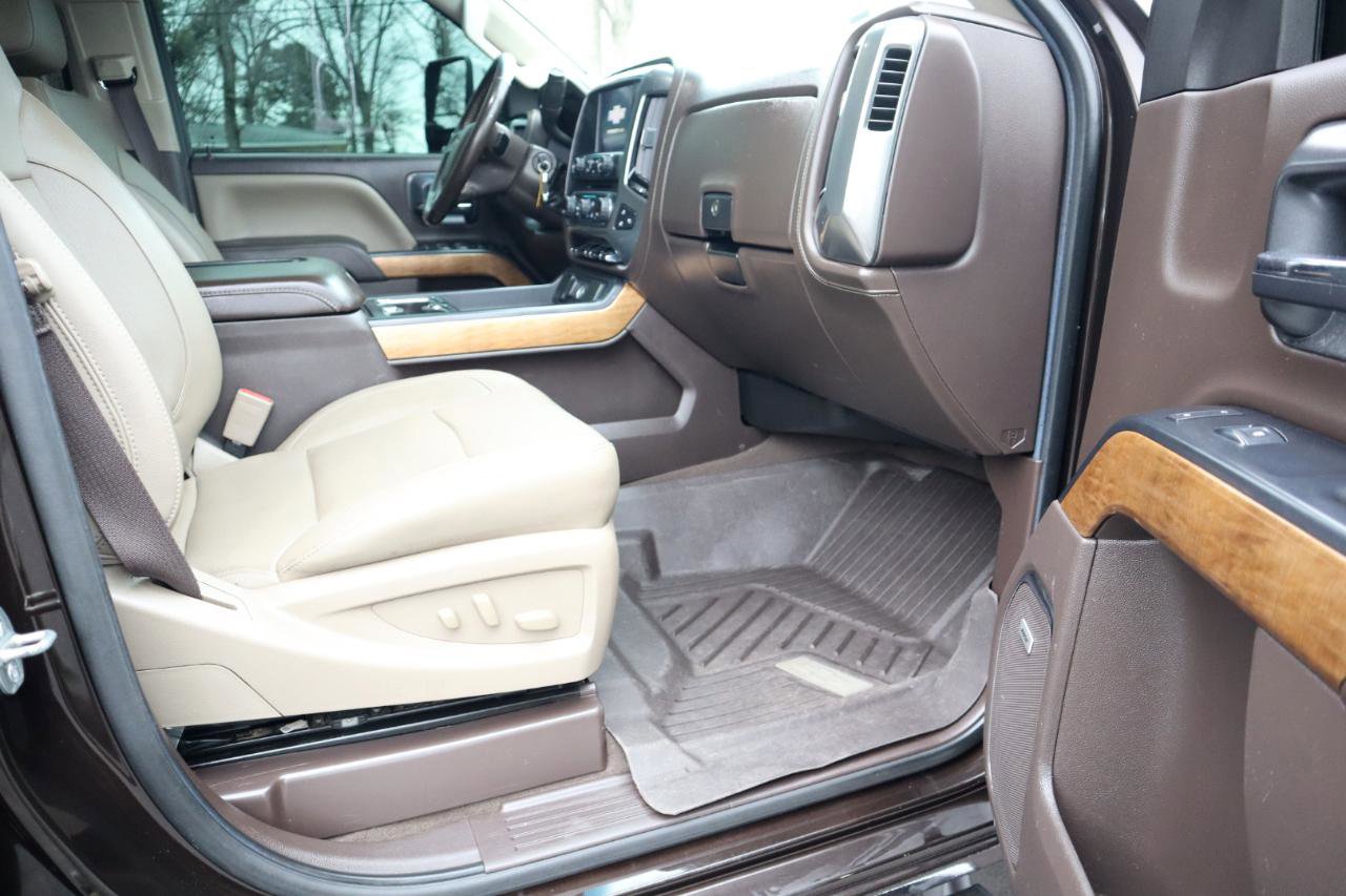 Used 2019 Chevrolet Silverado 2500 LTZ w/ Duramax Plus Package image 16