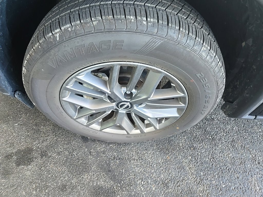 Used 2024 Nissan Rogue S FWD image 12