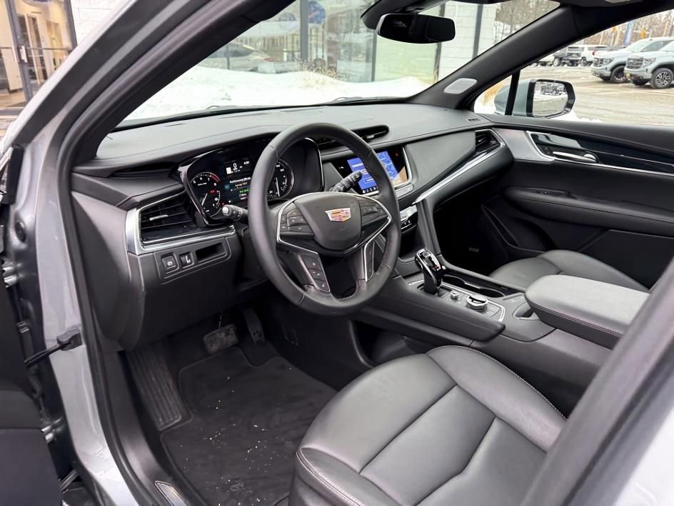 Used 2025 Cadillac XT5 Premium Luxury image 15