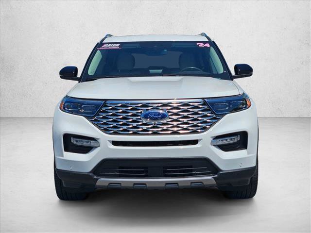 Used 2024 Ford Explorer Platinum w/ Technology Package AWD/4WD image 2