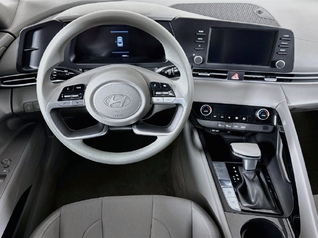 Certified 2025 Hyundai Elantra Hybrid FWD image 6