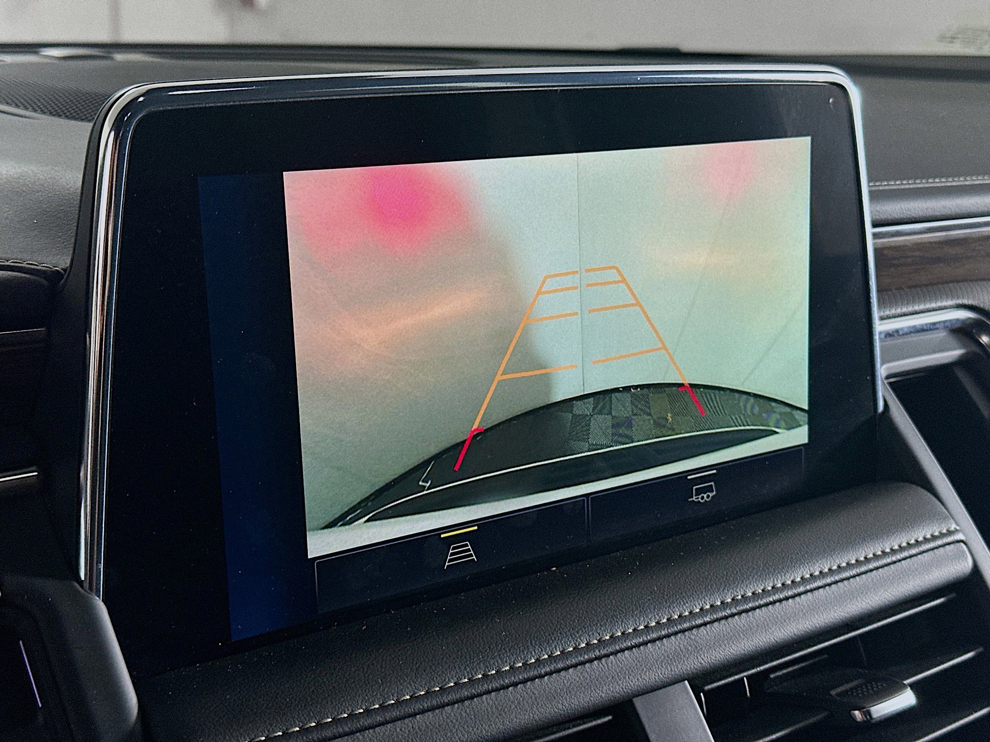 Used 2023 Chevrolet Suburban Premier image 22