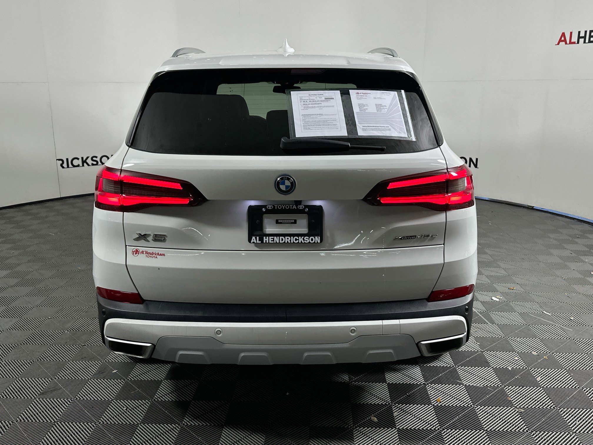 Used 2023 BMW X5 xDrive45e image 4