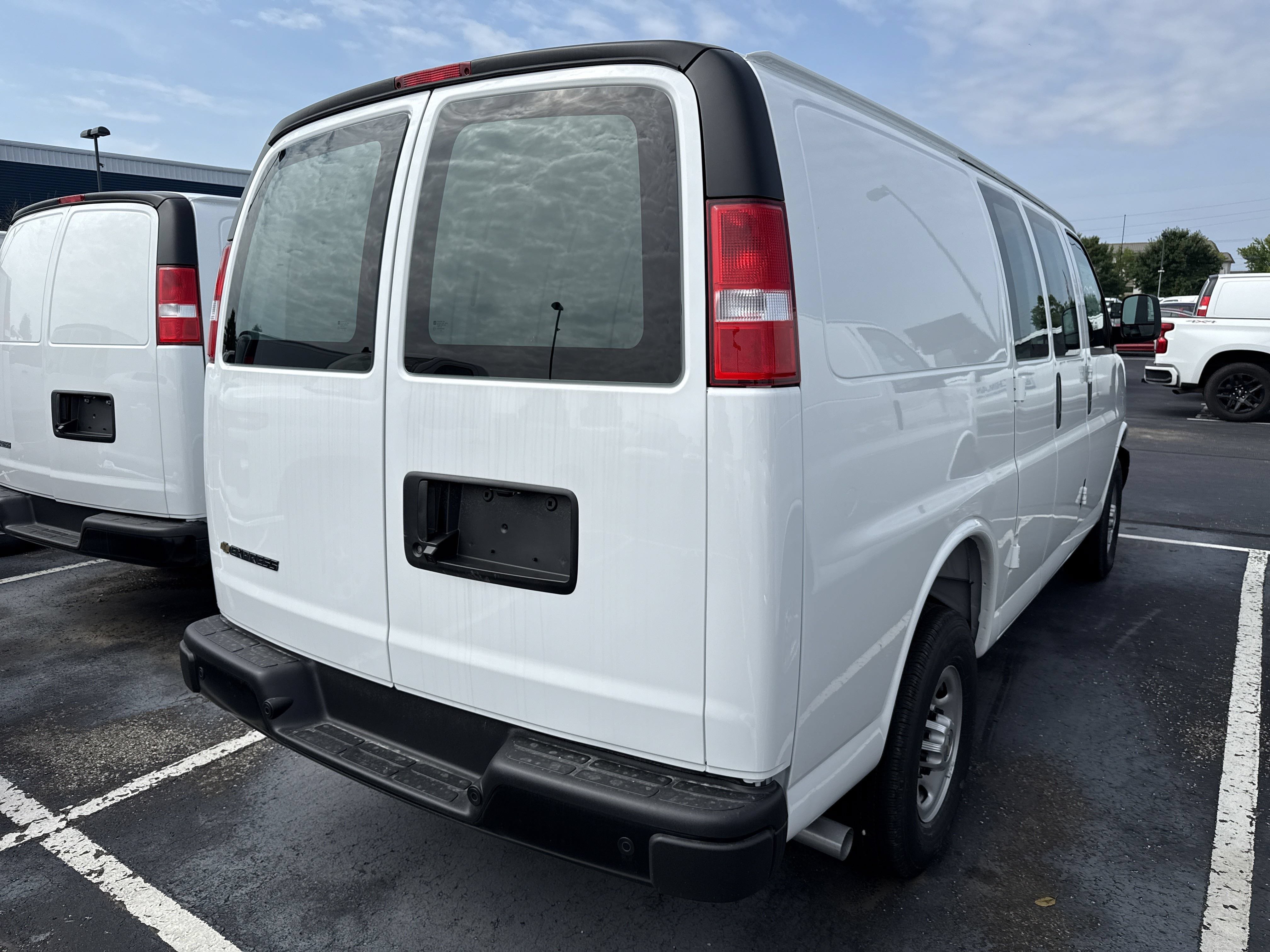 New 2025 Chevrolet Express 3500 w/ Driver Convenience Package RWD image 7