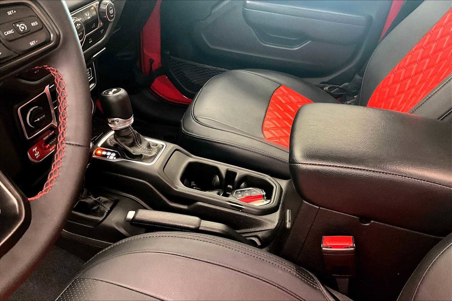 Used 2024 Jeep Wrangler Rubicon w/ XTREMEE 35" Tire Package image 14