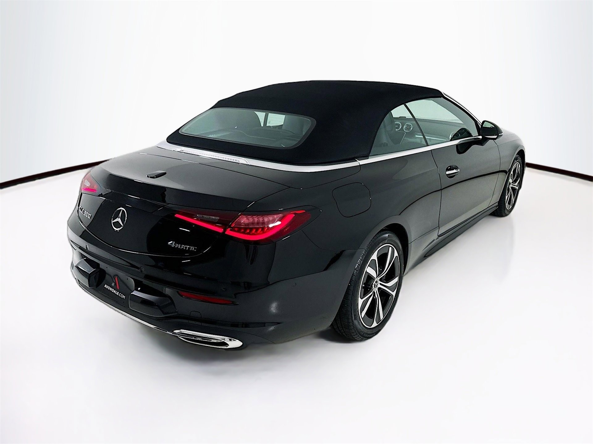 Used 2025 Mercedes-Benz CLE 300 4MATIC Cabriolet image 8
