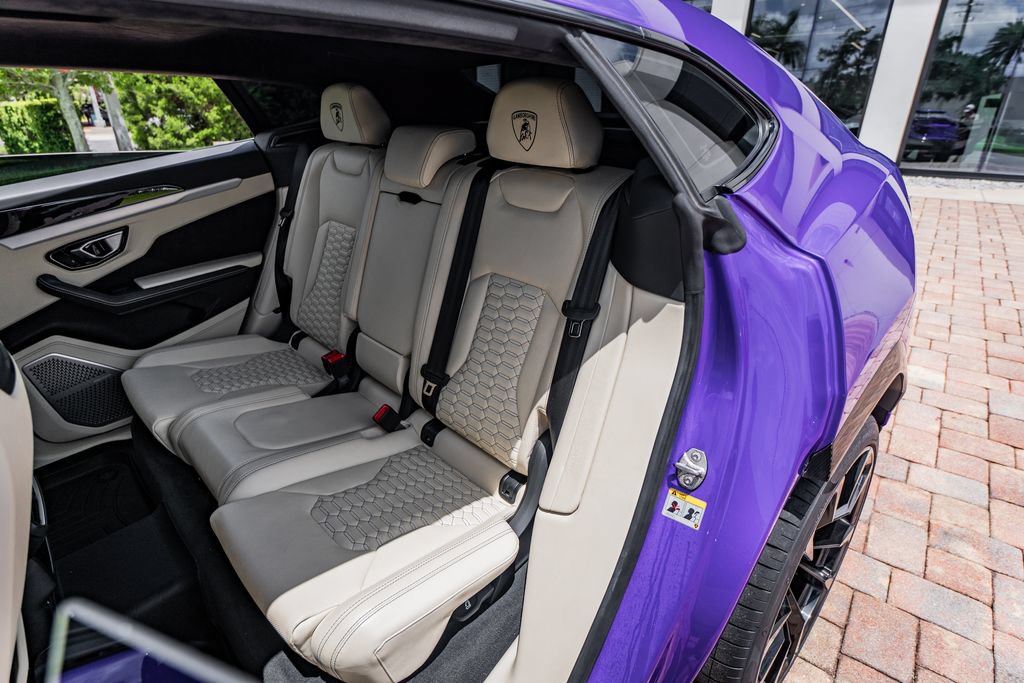 Used 2021 Lamborghini Urus AWD/4WD image 37