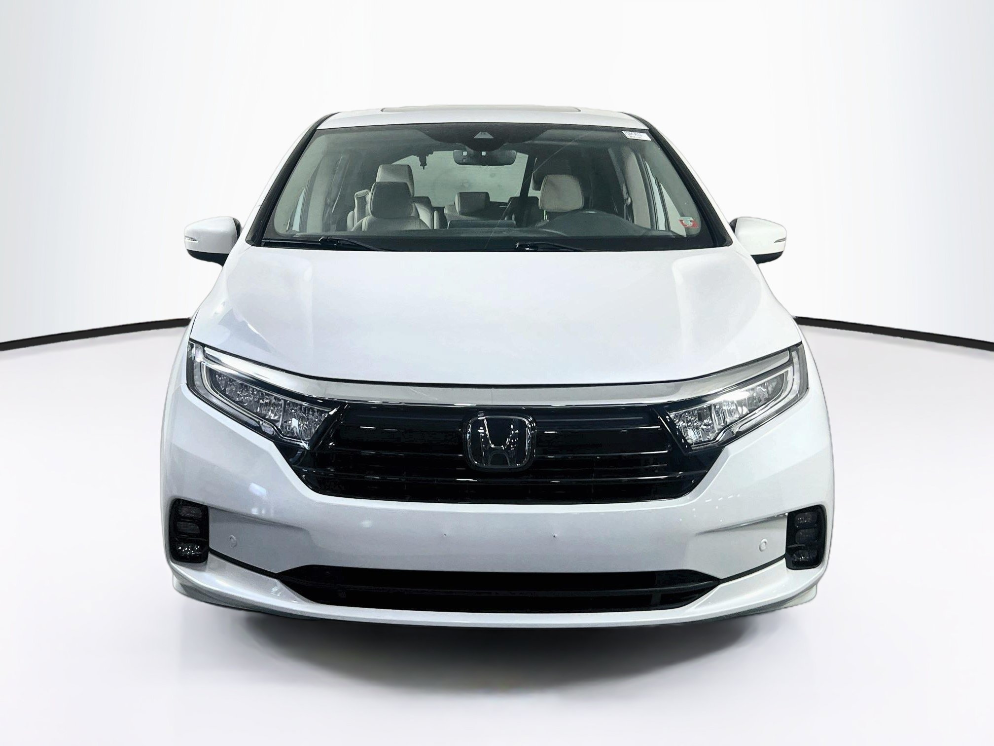 Used 2023 Honda Odyssey Touring image 2