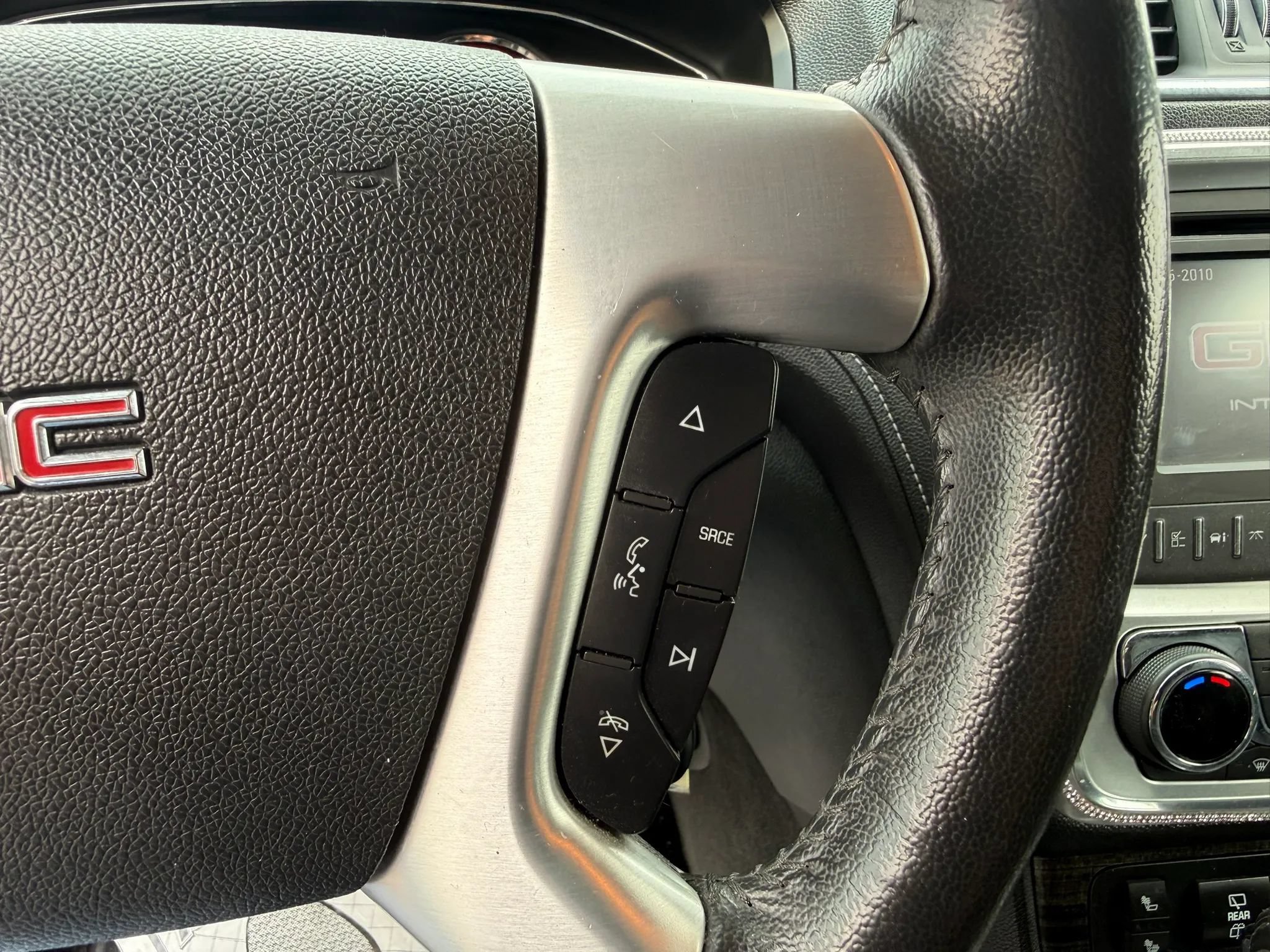Used 2013 GMC Acadia SLT AWD/4WD image 24