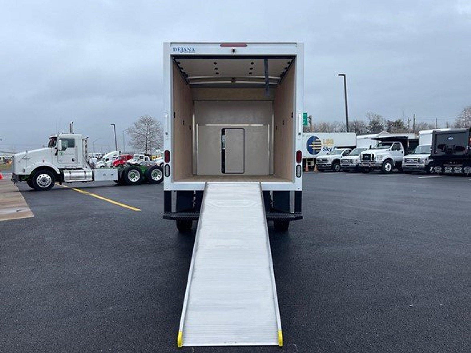 New 2024 Ford E-350 and Econoline 350 Super Duty w/ Power Windows & Locks Group RWD image 5