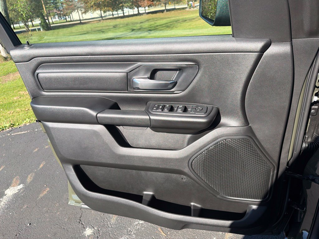 New 2027 RAM 1500 Express AWD/4WD image 16