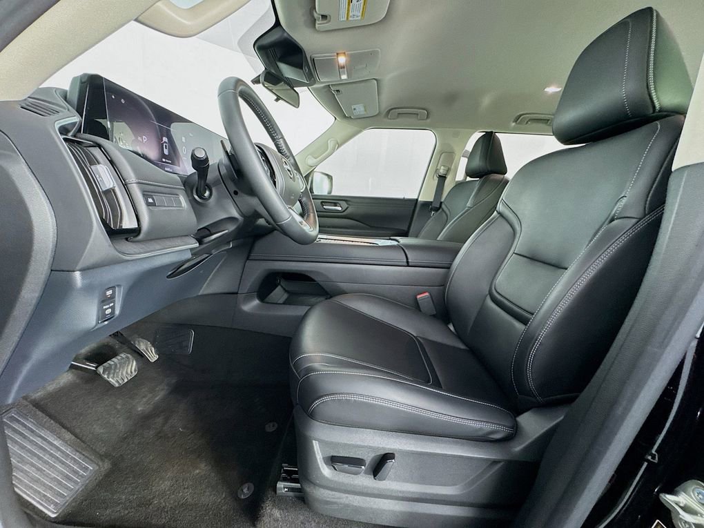 Used 2025 Nissan Armada SV image 15