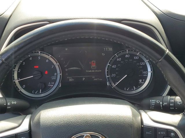 Used 2023 Toyota Highlander XLE image 24