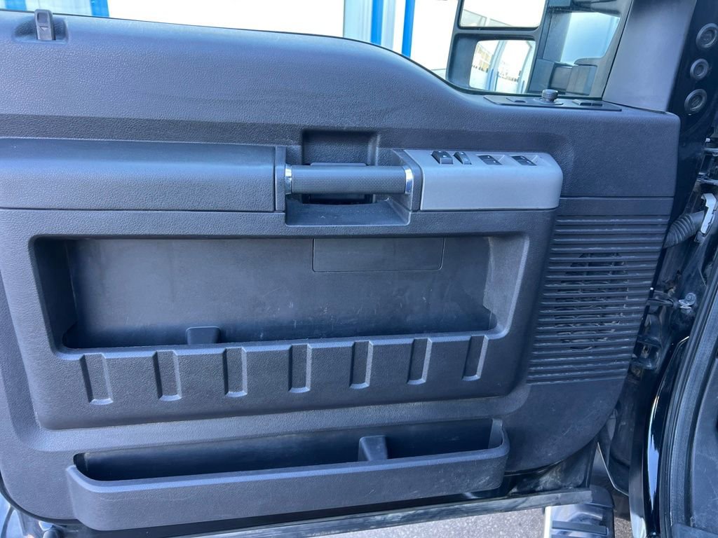 Used 2016 Ford F350 Lariat w/ Chrome Package image 12