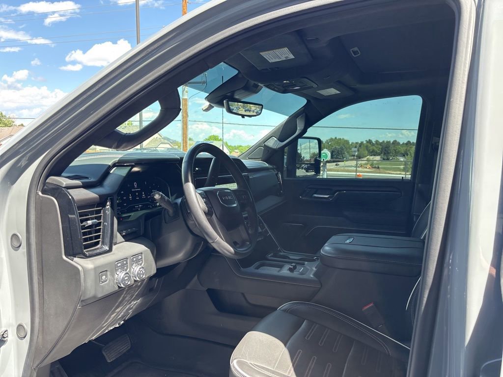 Used 2024 GMC Sierra 2500 AT4X AWD/4WD image 9