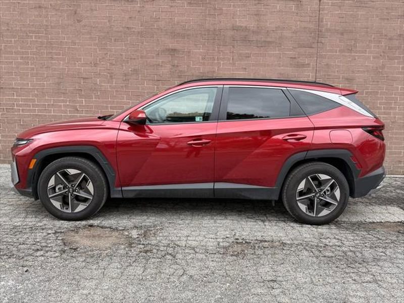 New 2025 Hyundai Tucson SEL FWD image 2