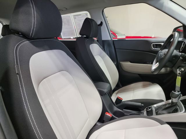 Used 2023 Hyundai Venue SEL w/ Cargo Package FWD image 15