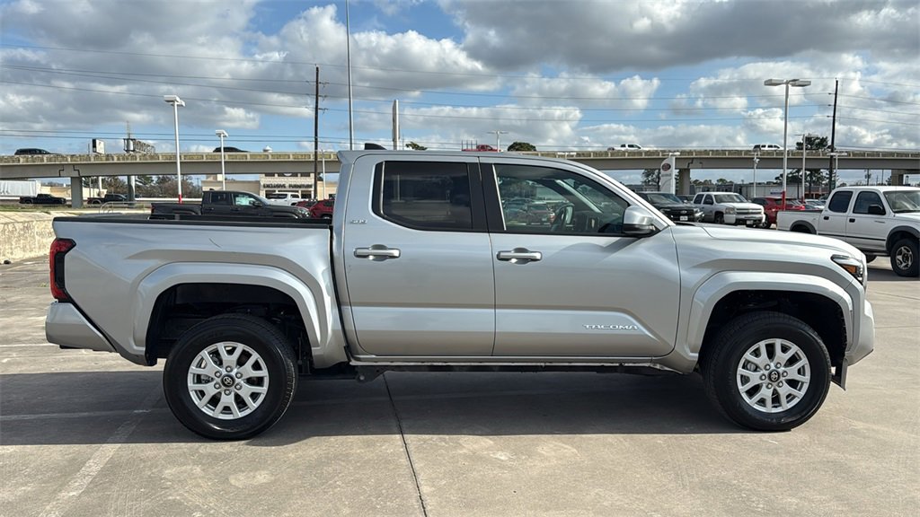 Used 2024 Toyota Tacoma SR5 image 8