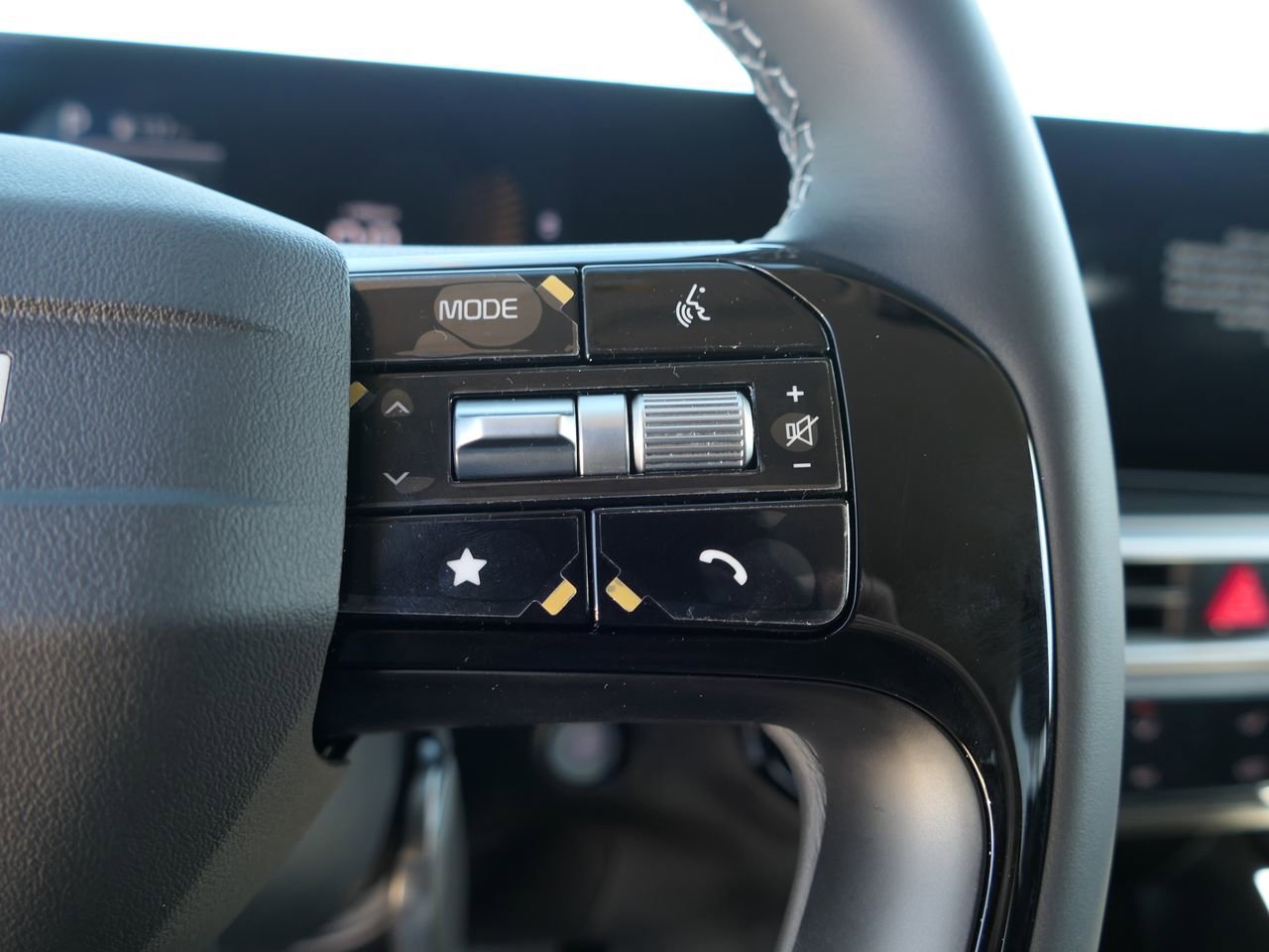 New 2026 Kia Sorento LX image 14