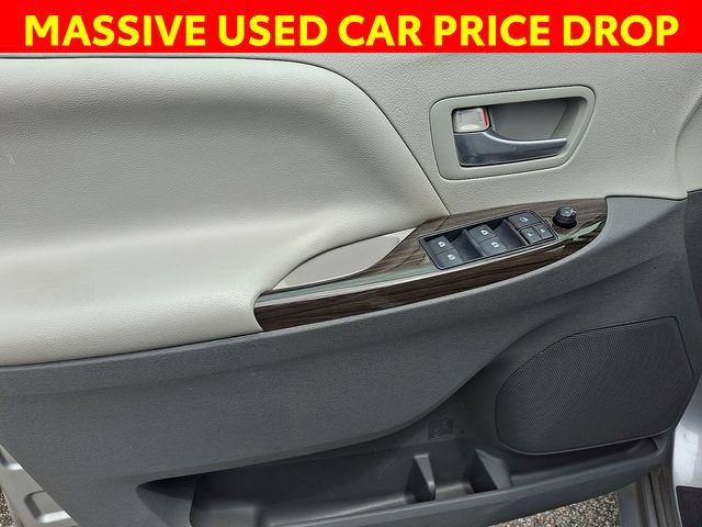 Certified 2017 Toyota Sienna XLE Premium AWD/4WD image 13
